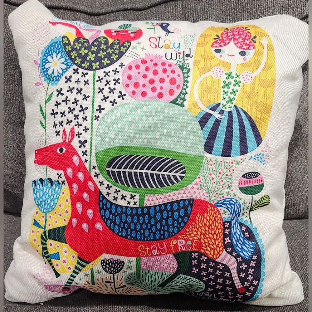 Set Of 4 18x18 Toss Pillows Colorful Woodland Characters